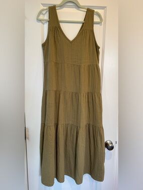 Quince Green V-Neck Sleeveless Tiered Maxi Dress